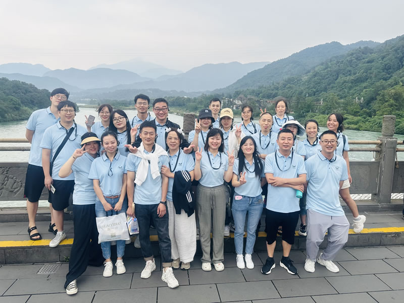 綿陽市先鋒醫(yī)療器械有限公司團建之旅：共赴都江堰，凝聚先鋒之魂3.jpg